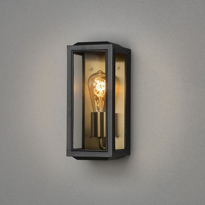 Carpi vegglampe utendørs H30 cm IP44 - Svart/Messing-Utebelysning vegg veggskjold-Konstsmide-Svart / Messing-7348-758-Lightup.no