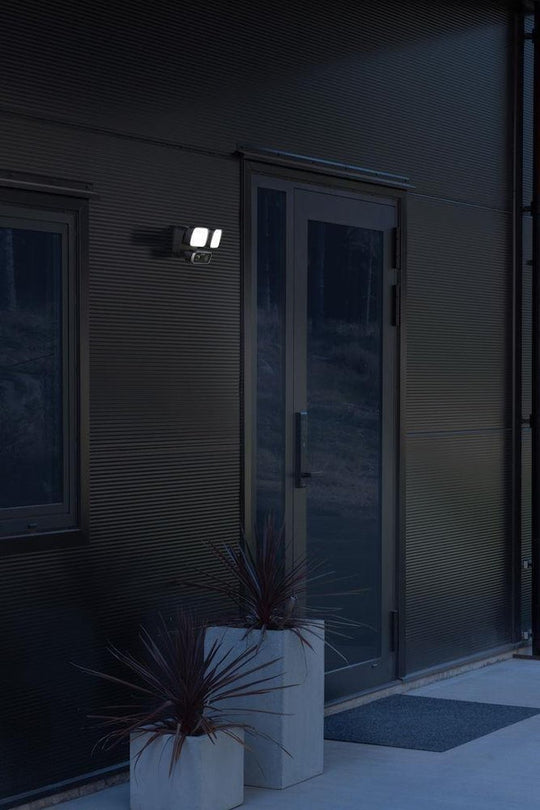 Konstsmide Smartlight 24W kamera med Wifi - Svart-Utebelysning Hagebelysning-Konstsmide-Svart-7869-750-Lightup.no