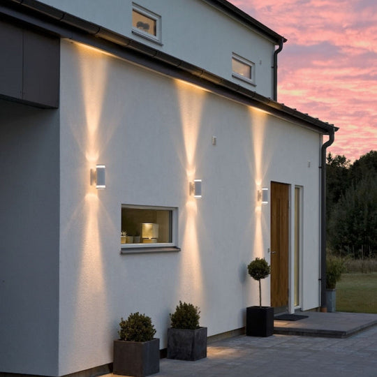 Modena vegglampe I opp/ned - Hvit-Utebelysning vegg opp og ned-Konstsmide-Hvit-7512-250-Lightup.no