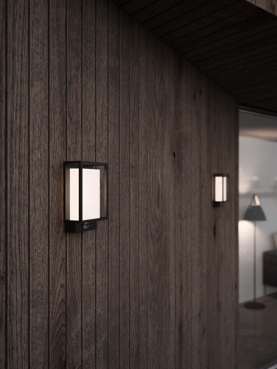 Nestor vegglampe utendørs med sensor IP44 - Svart-Utebelysning vegg veggskjold-Nordlux-Svart-49051503-Lightup.no