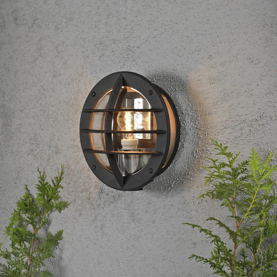 Oden vegglampe utendørs IP23 m/stikkontakt - Svart/klart glass-Utebelysning vegg veggskjold-Konstsmide-Svart / Klar-516-750-Lightup.no