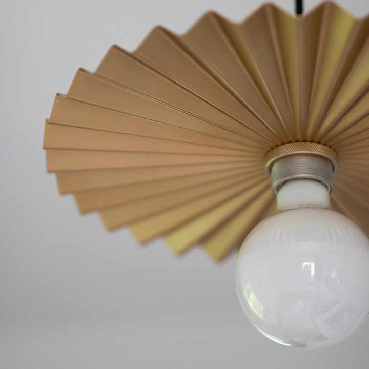 Omega takpendel 35 - Gull-Takpendler-Globen Lighting-Gull-251065-Lightup.no