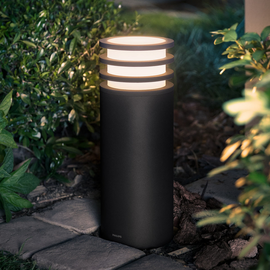 Philips Hue Outdoor Lucca pullert mini, antrasitt-Utebelysning pullert-Philips Hue-Grå-915005561301-Lightup.no