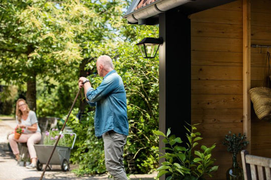 Philips myGarden Alpenglow vegglampe ned utendørs IP44 - Svart-Utebelysning vegg klassisk-Philips-Svart-915005382101-Lightup.no
