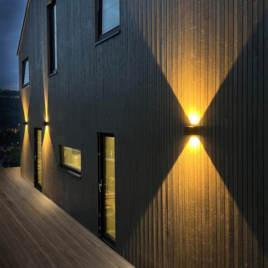 Plaza vegglampe utendørs opp/ned 10W IP65 3000 Kelvin - Svart-Utebelysning vegg opp og ned-Norlux-Svart-101510-2-Lightup.no