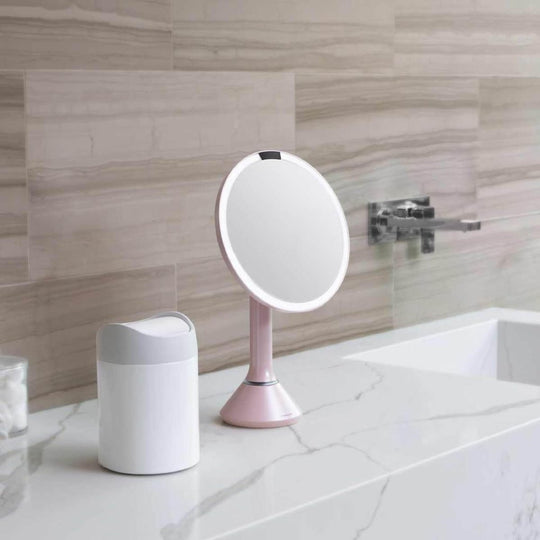 Sminkespeil med lys, sensor og oppladbart 20cm - Rosa-Baderomsbelysning sminkespeil-Simplehuman-Rosa-ST3029-Lightup.no