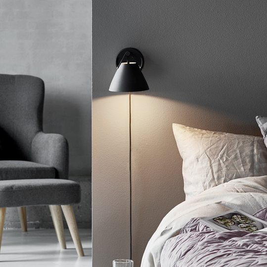 Strap vegglampe - Svart-Vegglamper-DFTP-Svart-84291003-Lightup.no