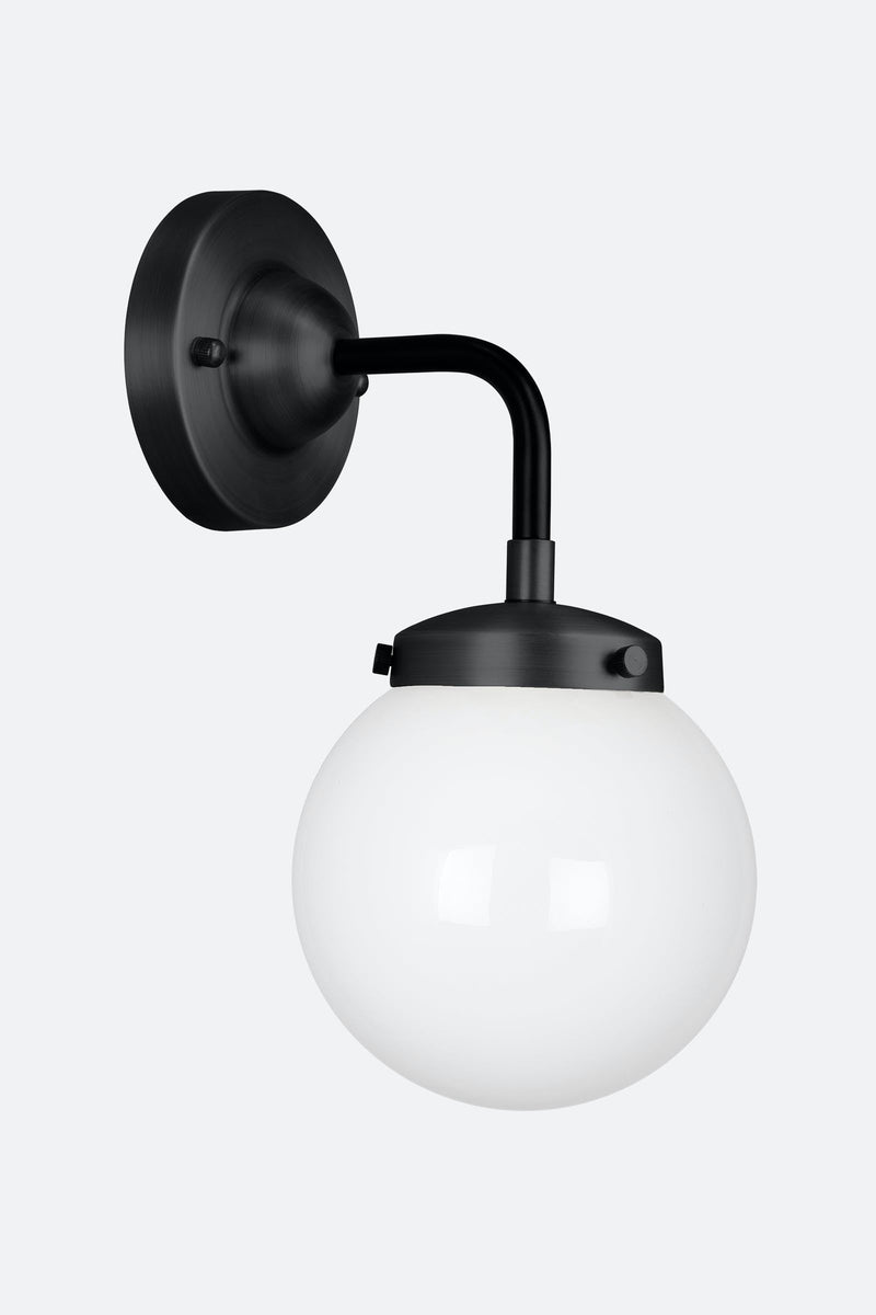 Alley vegglampe IP44-Baderomsbelysning vegglamper-Globen Lighting-Antikk messing / Hvit-Gbl-990551-Lightup.no