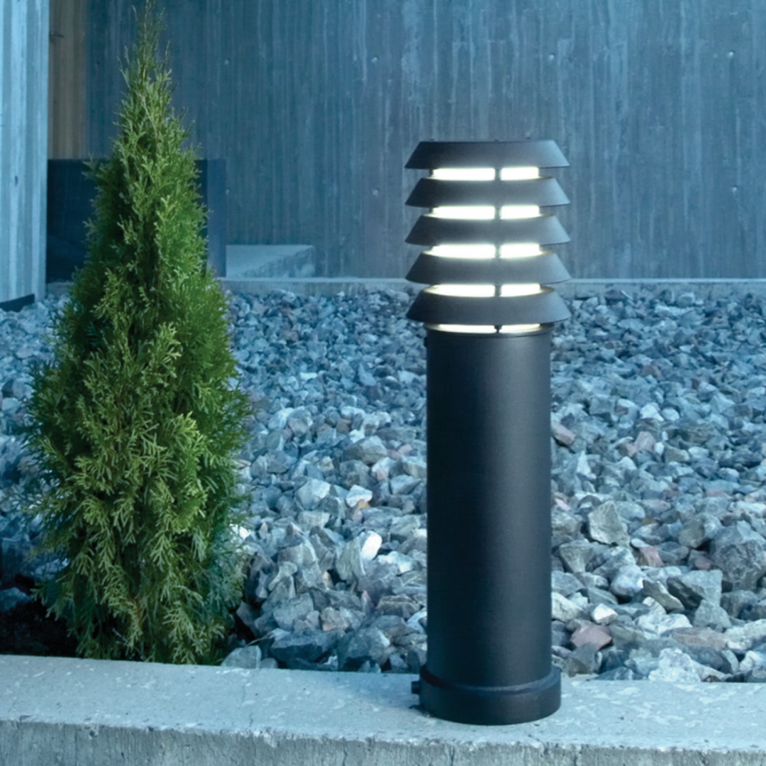 Alta pullert 1477-Utebelysning pullert-Norlys-Svart-3185433-Lightup.no