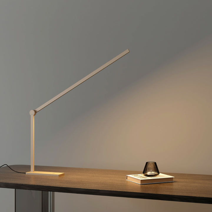 Ariel bordlampe 20W 3000 Kelvin - 3-step dim-Bordlamper-NorDesign-KQ Bronse-370803021-Lightup.no
