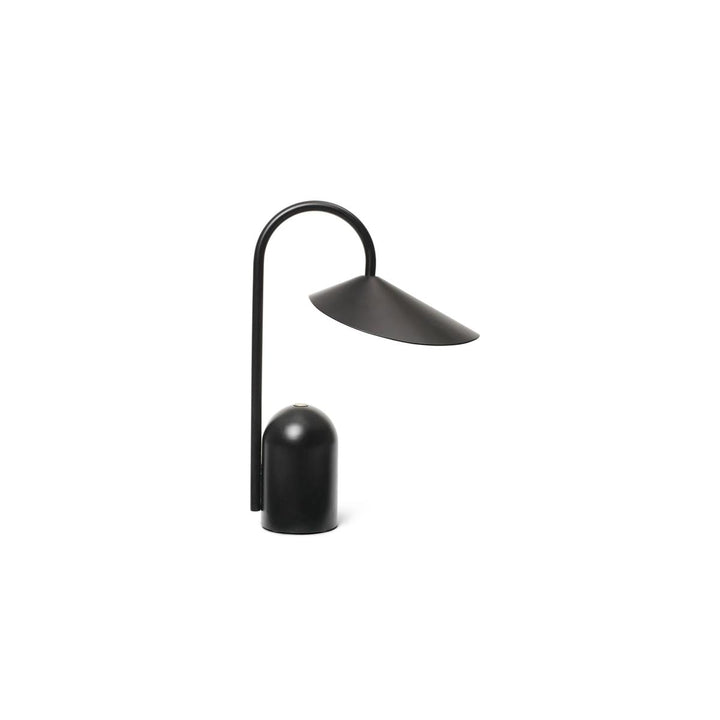 Arum bærbar bordlampe-Bordlamper-Ferm Living-Svart-Feg__1104269284-Lightup.no