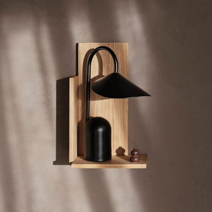 Arum bærbar bordlampe-Bordlamper-Ferm Living-Oxide rød-Feg__1104269286-Lightup.no