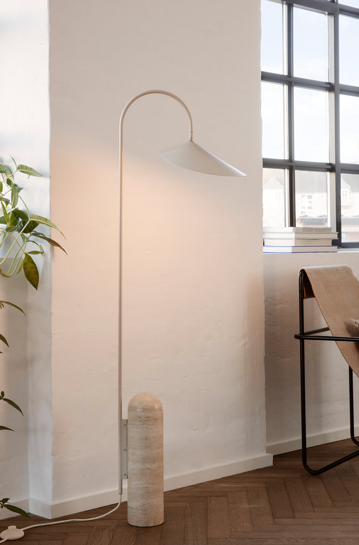 Arum gulvlampe - cashmere-Gulvlamper-Ferm Living-Marmor / Beige-Feg__110167693-Lightup.no