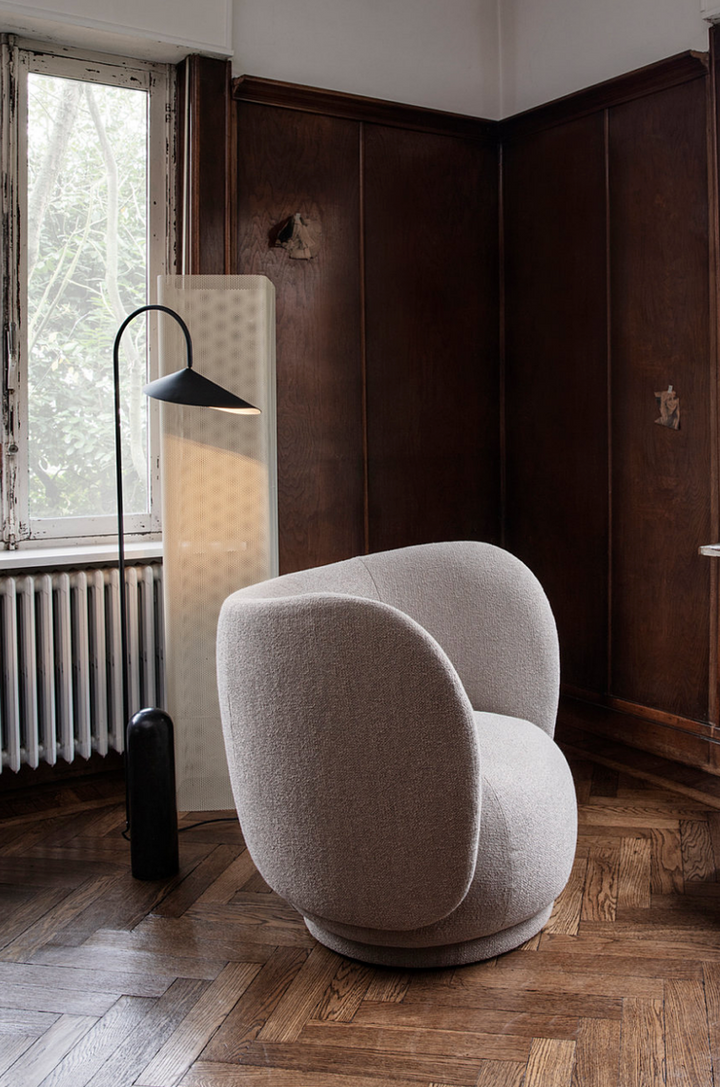 Arum gulvlampe - svart-Gulvlamper-Ferm Living-Svart-Feg__100133101-Lightup.no