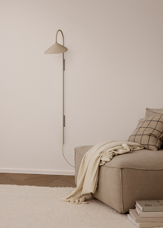 Arum vegglampe lang swing - cashmere-Vegglamper-Ferm Living-Beige-Feg__1104266356-Lightup.no