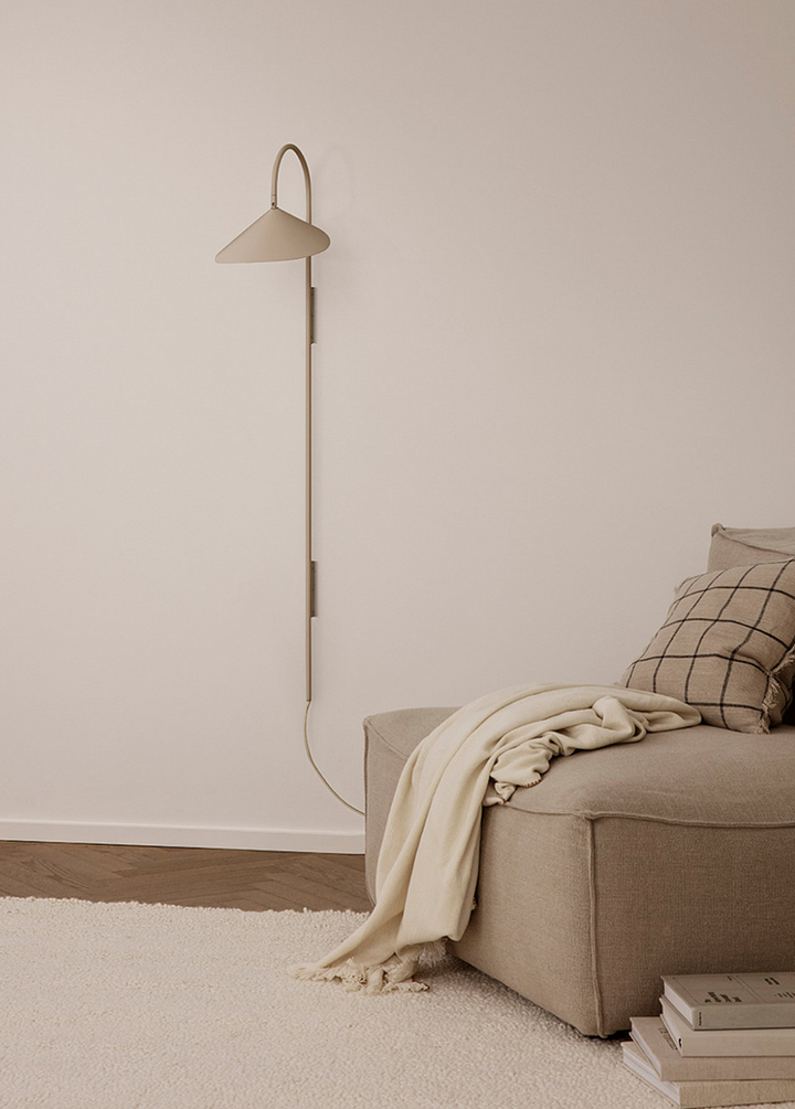 Arum vegglampe lang swing - cashmere-Vegglamper-Ferm Living-Beige-Feg__1104266356-Lightup.no