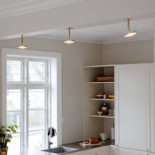 Asteria Spot for vegg og tak-Taklamper-Umage-Messing-2496-Lightup.no