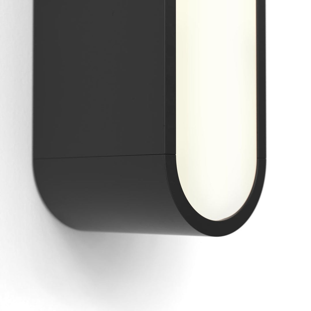 Atticus 600 vegglampe for baderom IP44 13,4W 3000 Kelvin - Dimbar-Baderomsbelysning vegglamper-Astro Lighting-Svart-Asg__1440005-Lightup.no