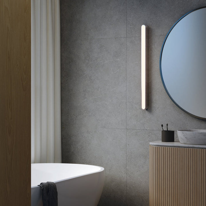 Atticus 900 vegglampe for baderom IP44 16,8W 3000 Kelvin - Dimbar-Baderomsbelysning vegglamper-Astro Lighting-Svart-Asg__1440006-Lightup.no