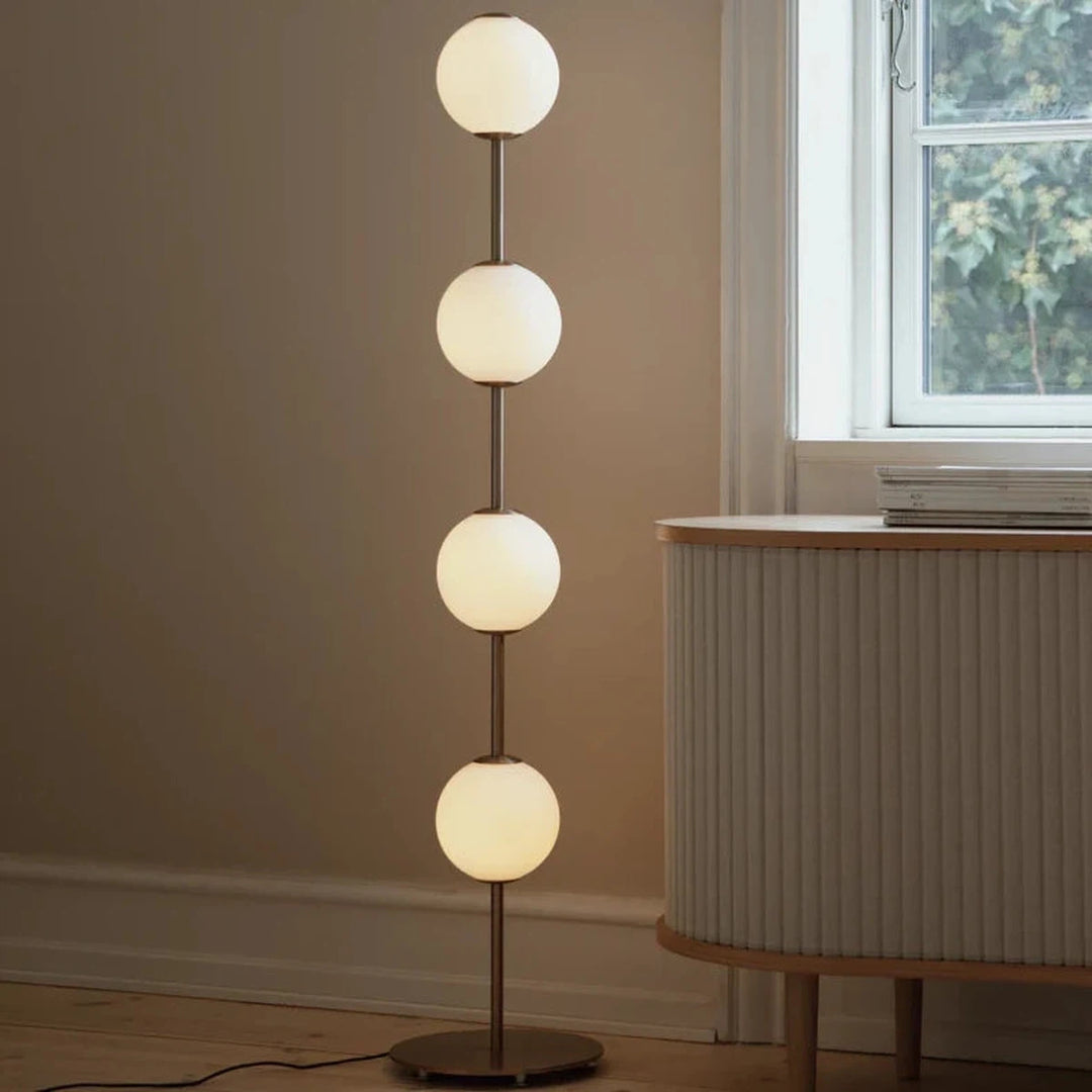 Audrey gulvlampe-Gulvlamper-Umage-Messing/opal-2257-Lightup.no