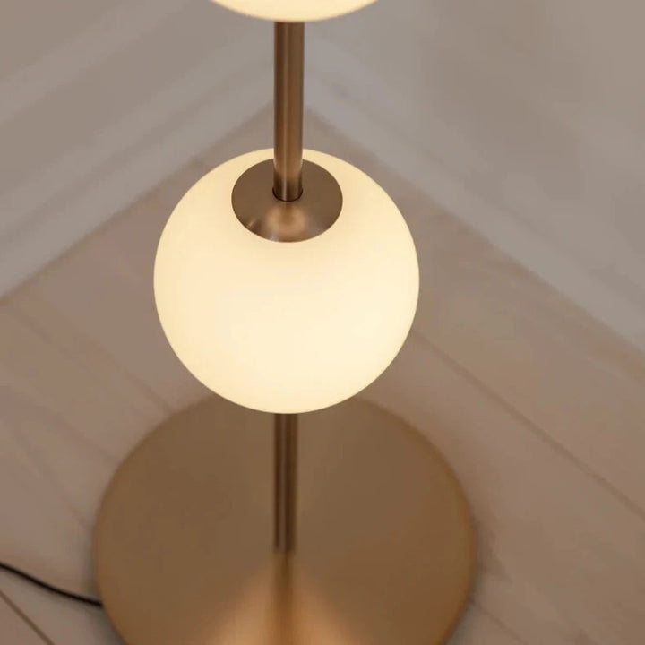 Audrey gulvlampe-Gulvlamper-Umage-Messing/opal-2257-Lightup.no