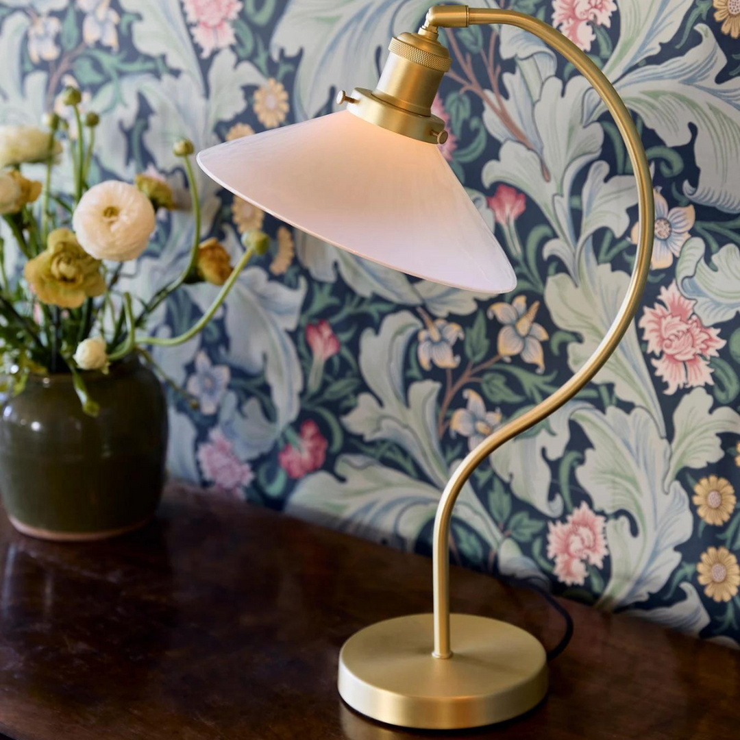 Axel bordlampe - Messing/hvit-Bordlamper-Pr home of Scandinavia Ab-Messing / Opal-Prh__4602510-Lightup.no