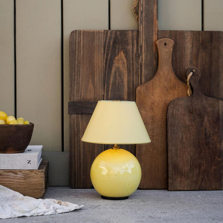 Bærbar Iris 16 bordlampe-Bordlamper-Globen Lighting-Grønn-Lightup.no