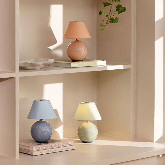 Bærbar Iris 16 bordlampe-Bordlamper-Globen Lighting-Grønn-Lightup.no