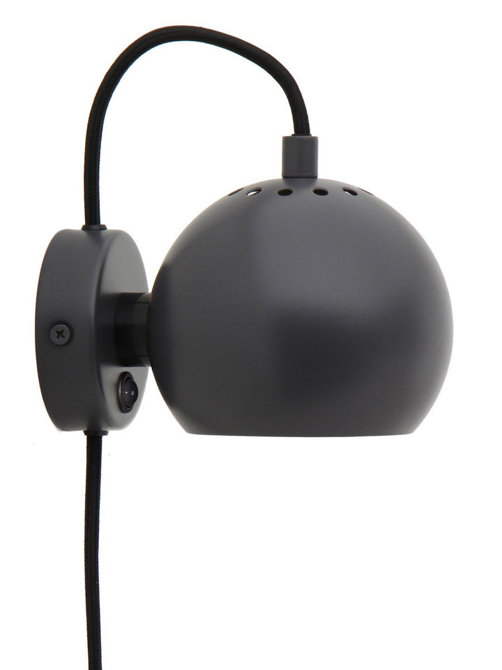 Ball vegglampe Ø12 cm-Vegglamper-Frandsen-Glossy beige-123397-Lightup.no