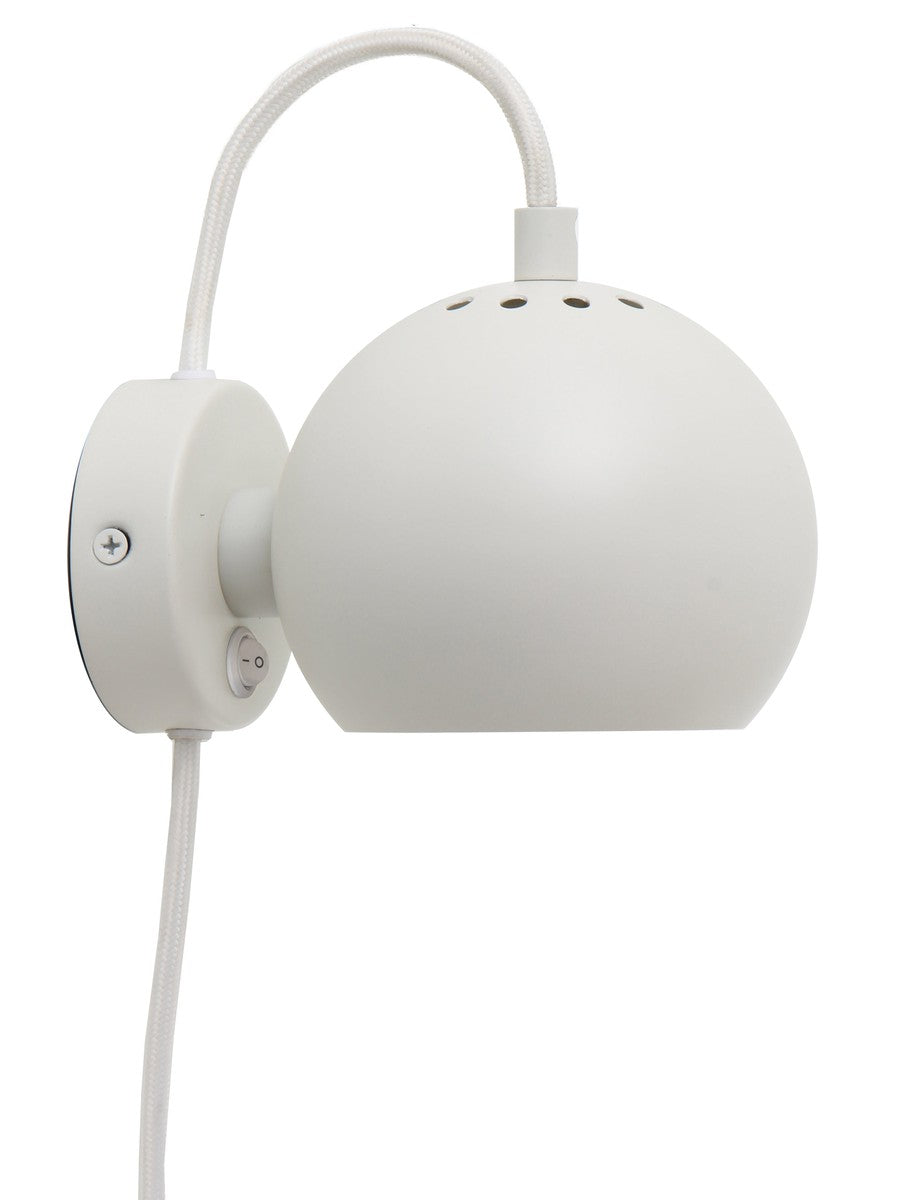 Ball vegglampe Ø12 cm-Vegglamper-Frandsen-Glossy beige-123397-Lightup.no