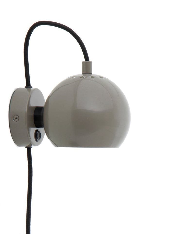 Ball vegglampe Ø12 cm-Vegglamper-Frandsen-Glossy beige-123397-Lightup.no