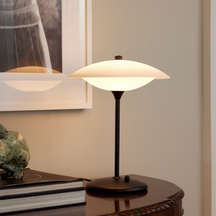 Baroni bordlampe - Matt Svart/Hvit-Bordlamper-Halo Designs-Svart / Opal-5703638991324-Lightup.no