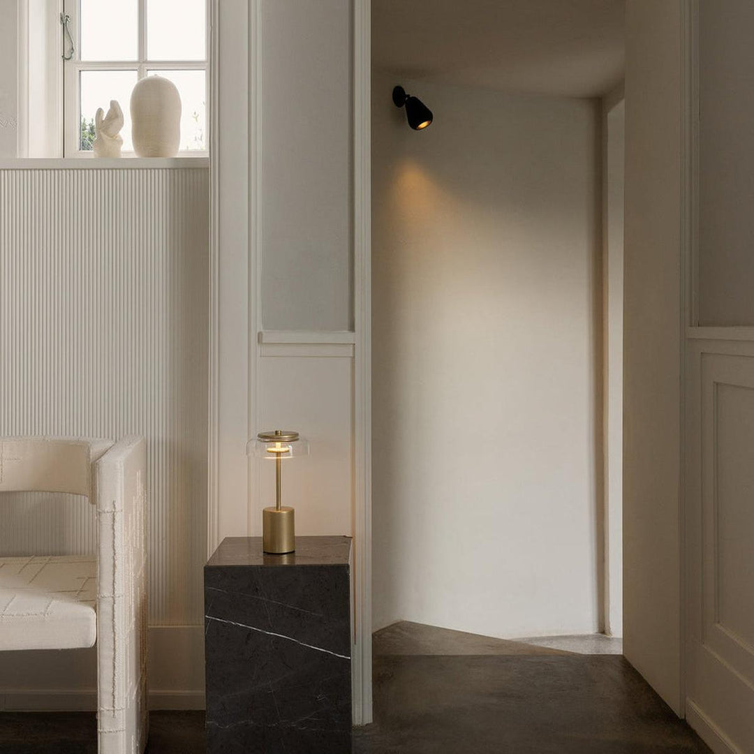 Blossi bærbar bordlampe 3W 2700 Kelvin IP65 - Oppladbar-Bordlamper-Nuura-Svart / Opal-Nua__1028001-Lightup.no