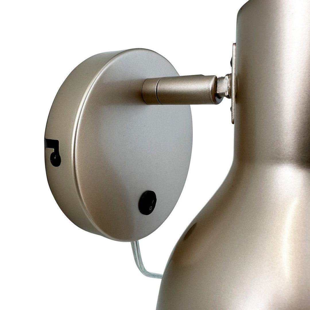 Bob vegglampe-Vegglamper-Dyberg Larsen-Metall beige-DL-7145-Lightup.no