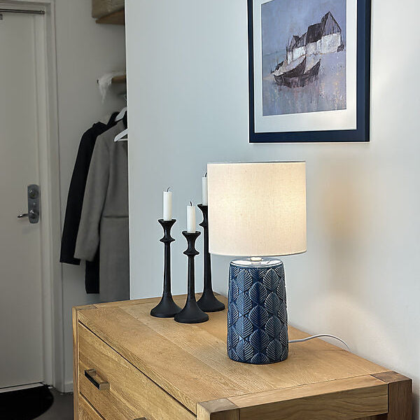 Bodil bordlampe-Bordlamper-Aneta Lighting-Blå/Naturhvit-18309-10-00-Lightup.no