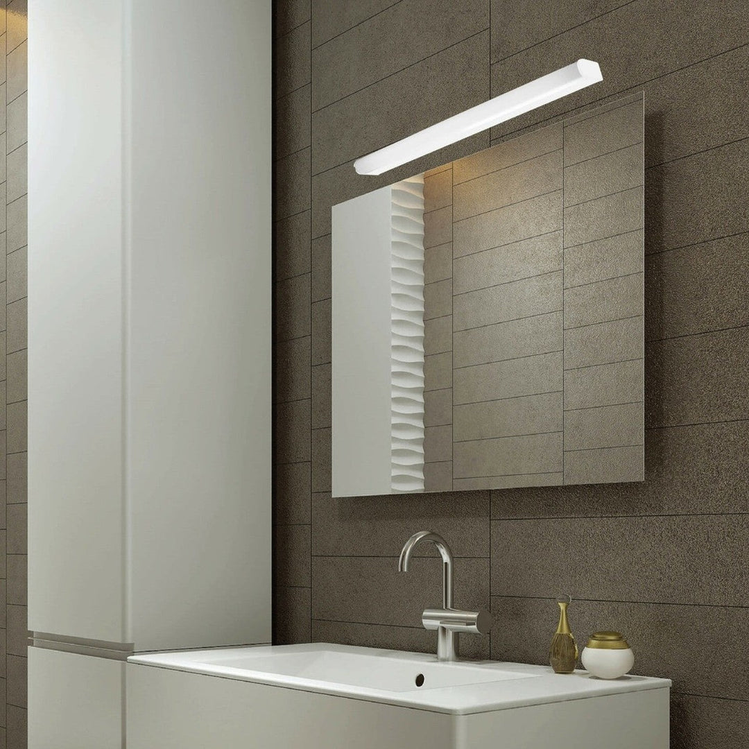 Callisto 50 vegglampe for baderom 9W 2700 Kelvin IP44 - Dimbar-Baderomsbelysning vegglamper-NorDesign-Hvit-361165006-Lightup.no