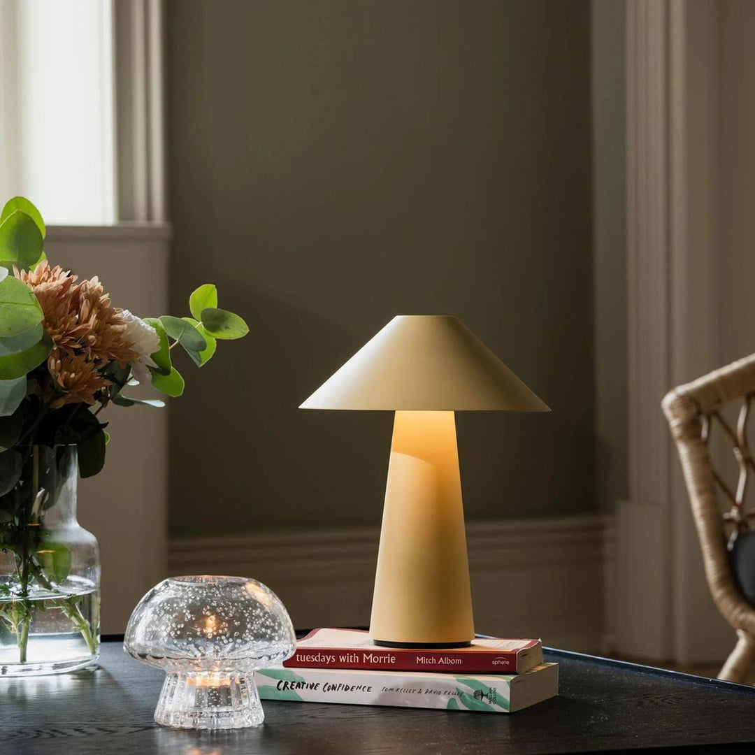 Cannes oppladbar bordlampe-Bordlamper-Globen Lighting-Burgunder-493535-Lightup.no
