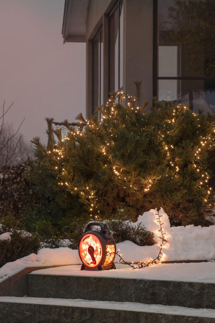 Cluster-lysslynge på kabeltrommel – 400 LED – Amber-Julebelysning juletrelys ute-Konstsmide-Svart/rød-3844-800-Lightup.no