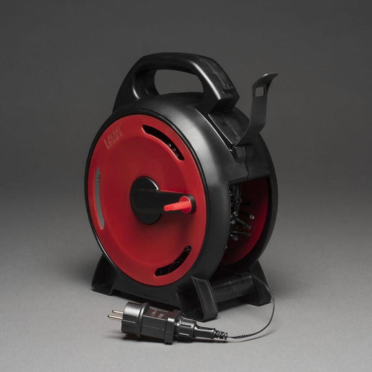 Cluster-lysslynge på kabeltrommel – 600 LED – Amber-Julebelysning juletrelys ute-Konstsmide-Svart/rød-3846-800-Lightup.no