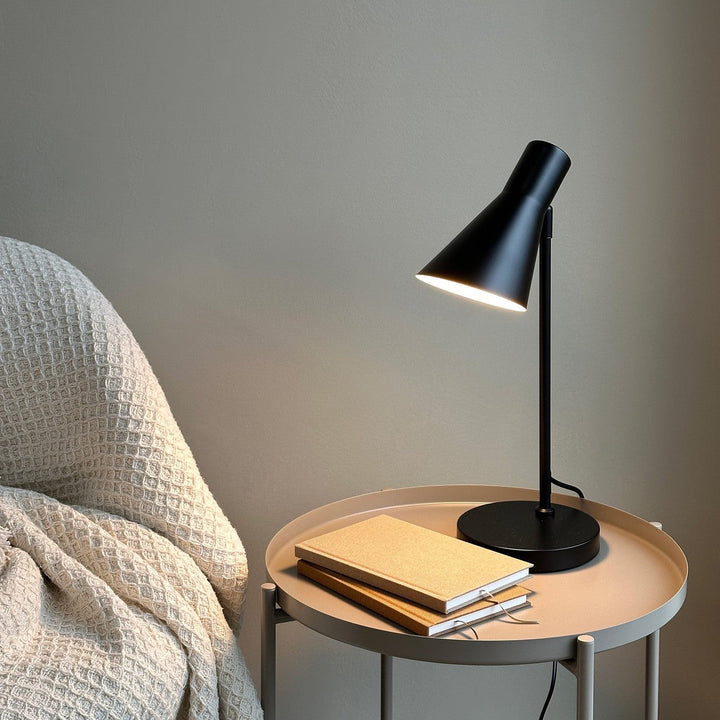 DL12 bordlampe-Bordlamper-Dyberg Larsen-Svart-DL-9006-Lightup.no