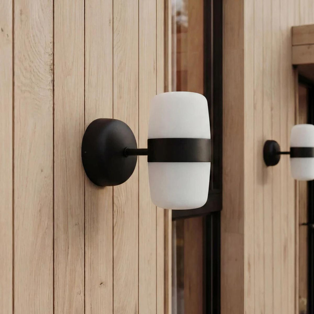 Dahl Hall utendørs/innendørs vegglampe-Vegglamper-Northern-Svart-NOn__851-Lightup.no