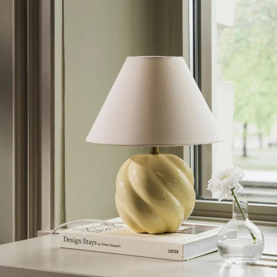 Dahlia 24 Bordlampe-Bordlamper-Globen Lighting-Beige-616402-Lightup.no