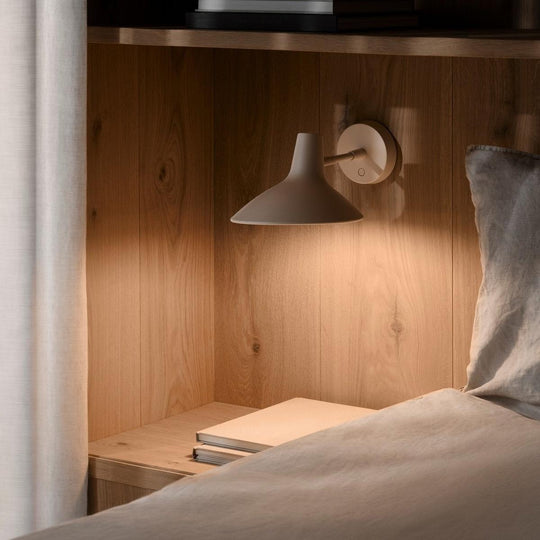 Darci short vegglampe-Vegglamper-DFTP-Sand-2320221008-Lightup.no