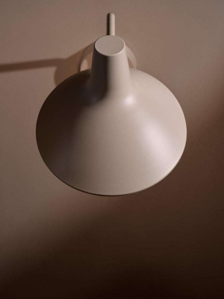 Darci vegglampe - Svart-Vegglamper-DFTP-Sand-2120551008-Lightup.no