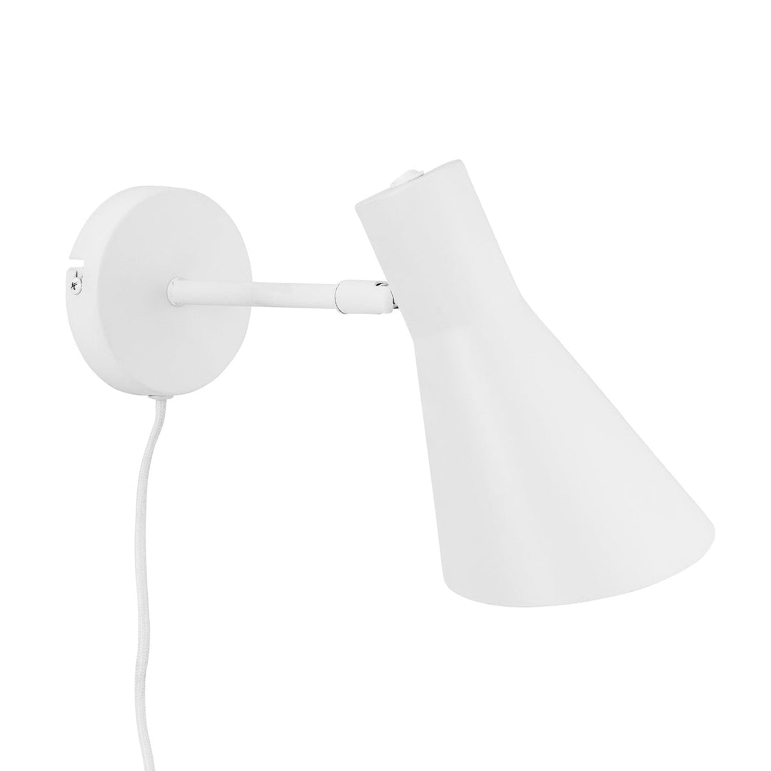 Denver DL12 vegglampe - Hvit-Vegglamper-Dyberg Larsen-Hvit-DL-7041-Lightup.no