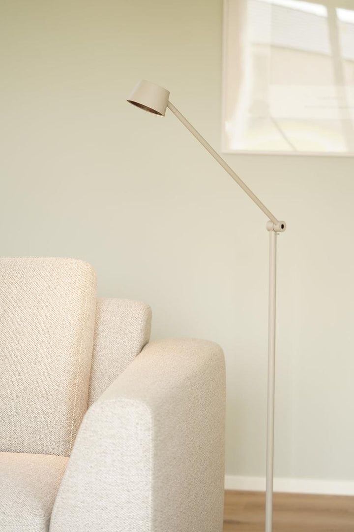 Direction F1 gulvlampe 2700 kelvin - Dimbar-Gulvlamper-Antidark-Grå-2-371-1-11-Lightup.no