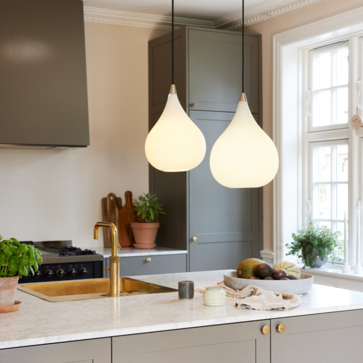 Drops pendel 30 - Opal-Takpendler-Halo Designs-Hvit-5703638407931-Lightup.no