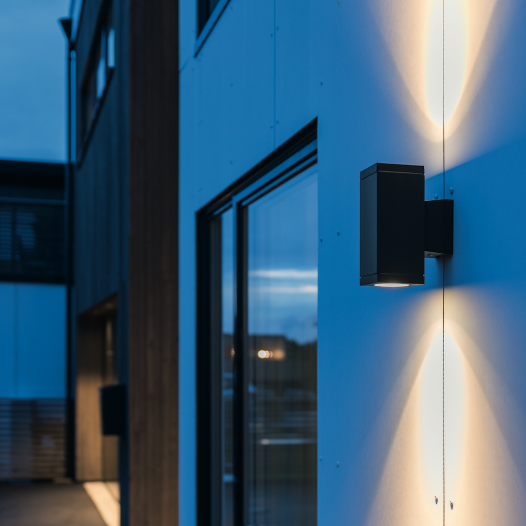 Echo 2x4,5W LED 230V-Utebelysning vegg opp og ned-Sg Armaturen As-Svart-3104462-Lightup.no