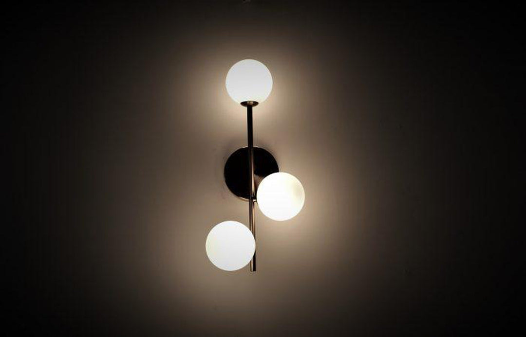 Emrik vegg/tak lampe - Svart/Opal-Taklamper-NorDesign-Svart / Opal-63100506-Lightup.no