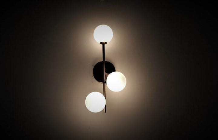 Emrik vegg/tak lampe - Svart/Opal-Taklamper-NorDesign-Svart / Opal-63100506-Lightup.no